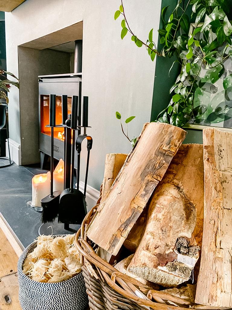Kiln Dried Premium Hardwood Firewood Full Crate